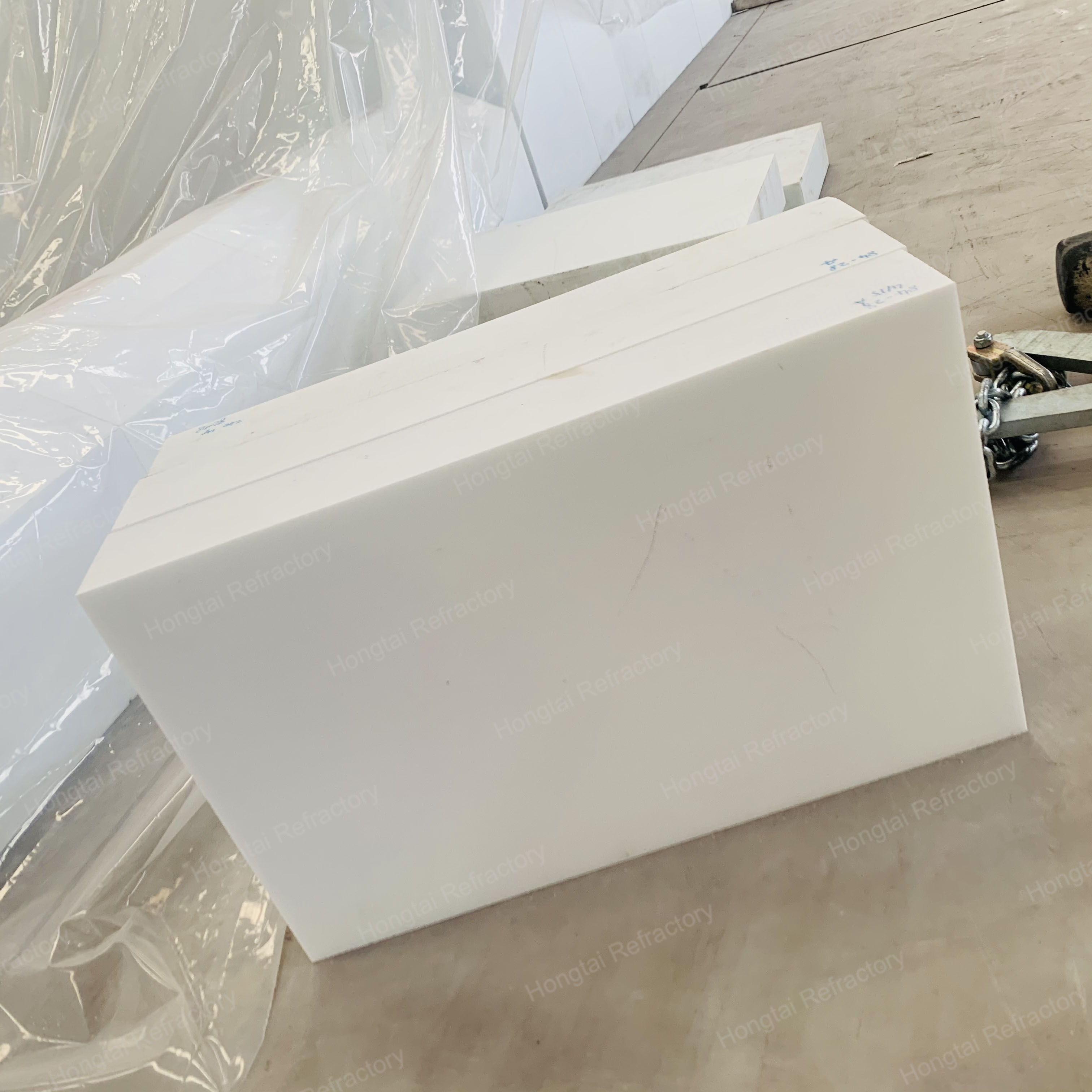 Excellent High Temperature Performance Fused Cast Corundum Refractory Brick for Glass Industry