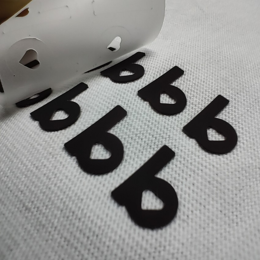 Matte Surface Silicone Heat Transfer Logo Flat Screen Printing Logo Customized