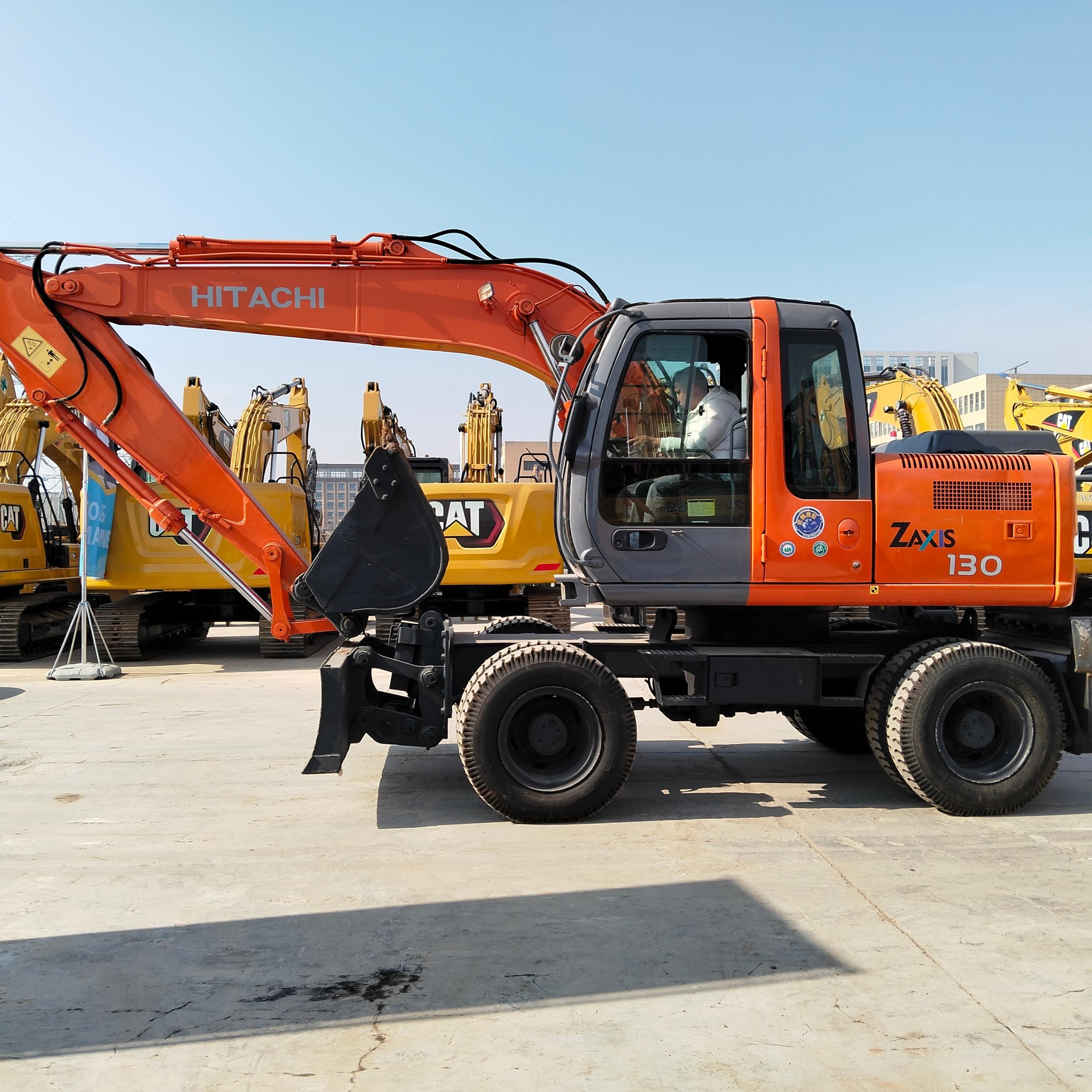 New Arrive Used Doosan Zx130W Wheel Excavator 0.6 M³ Bucket Capacity Secondhand Digger