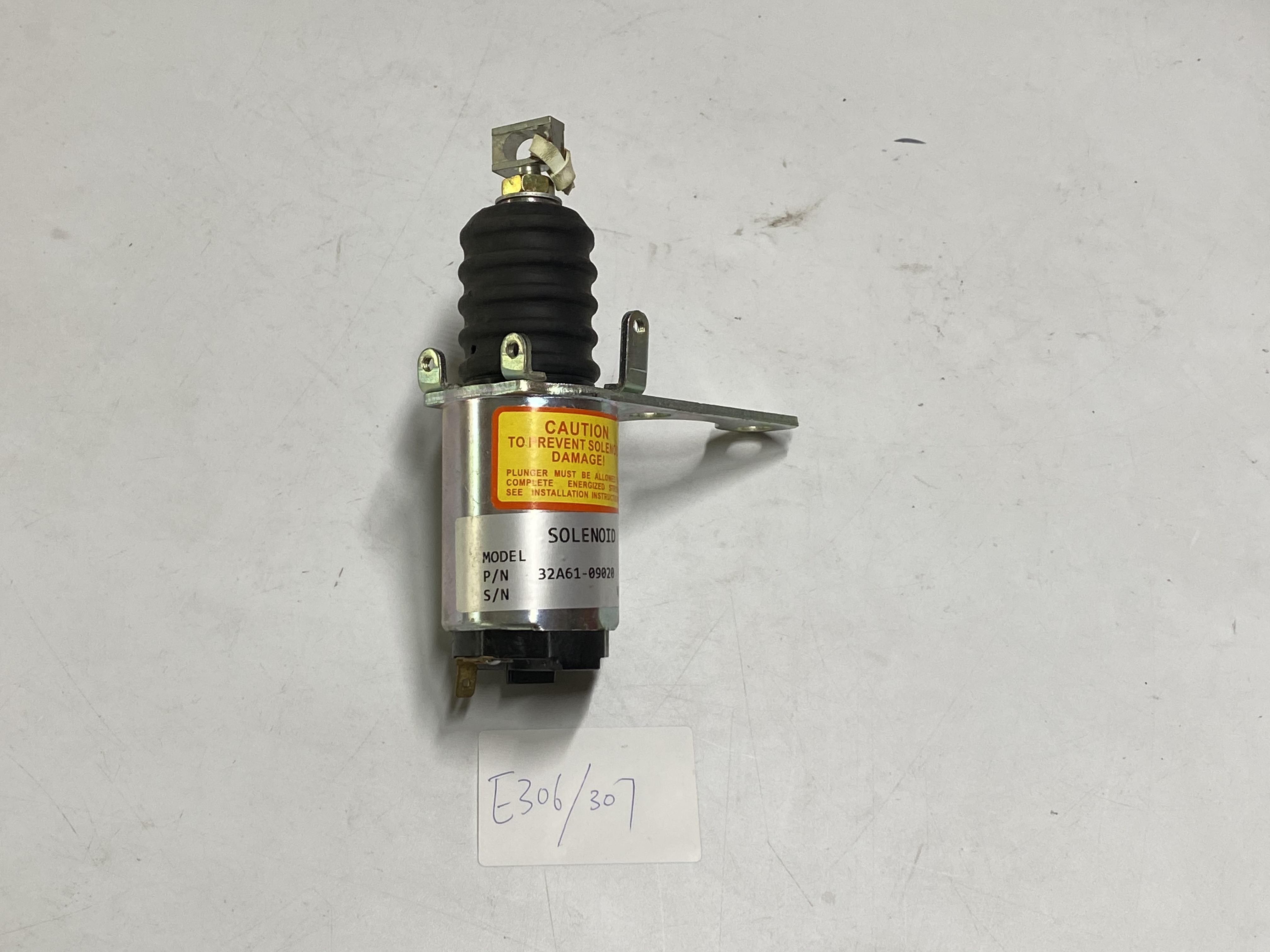 136-9518 Flameout Switch E306 E307 E308 E318 Excavator 4M40 Engine Stop Solenoid Valve