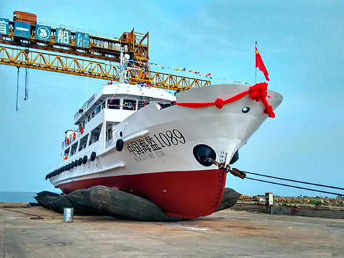 Ocean Fishing Boat Successfully Launched Inflatable Marine Airbags