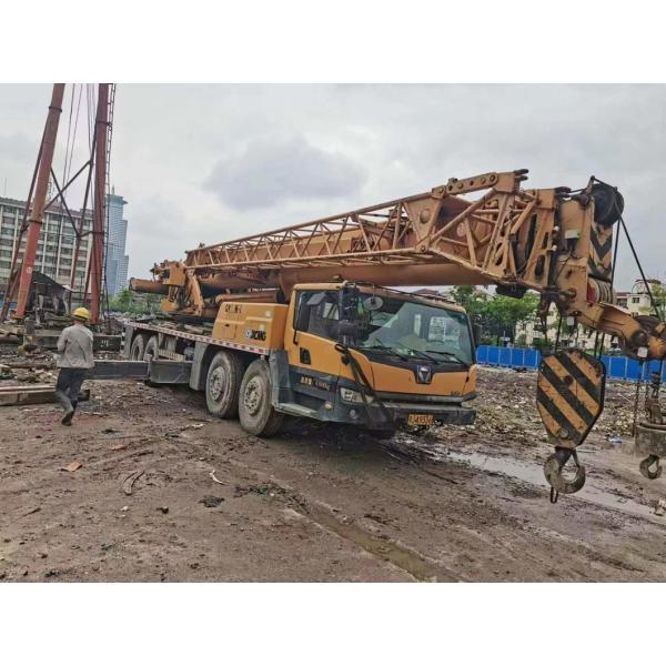 2014 Xg Hydraulic Terrian Mobile Crane Used Heavy Equipment Truck Crane with 5 Crane Jib