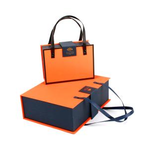 China Custom Luxury Recycled Magnetic Closure Gift Box Printing Logo wholesale