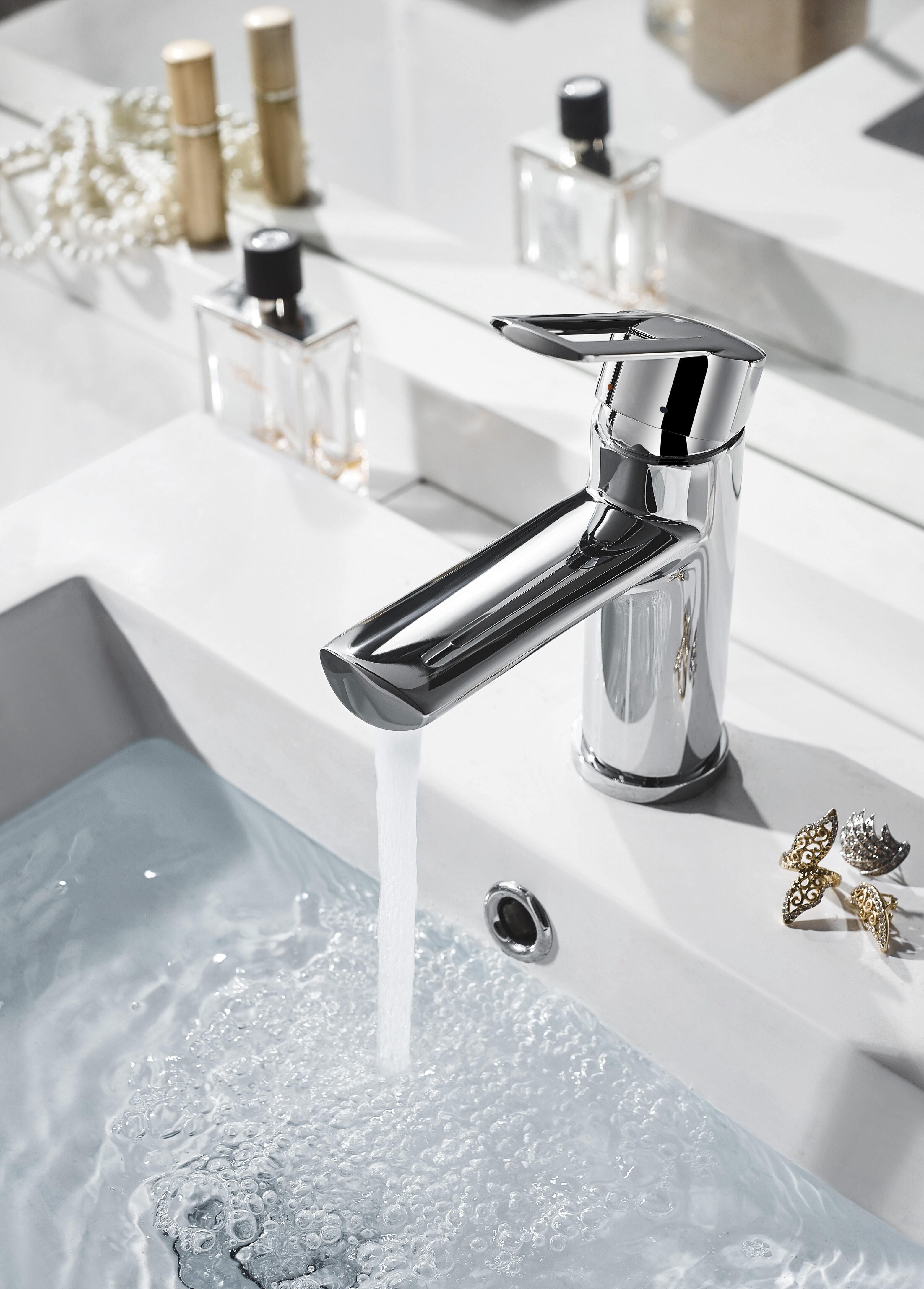 Single Hole Wash basin Faucet chrome Bathroom Faucet zinc handle