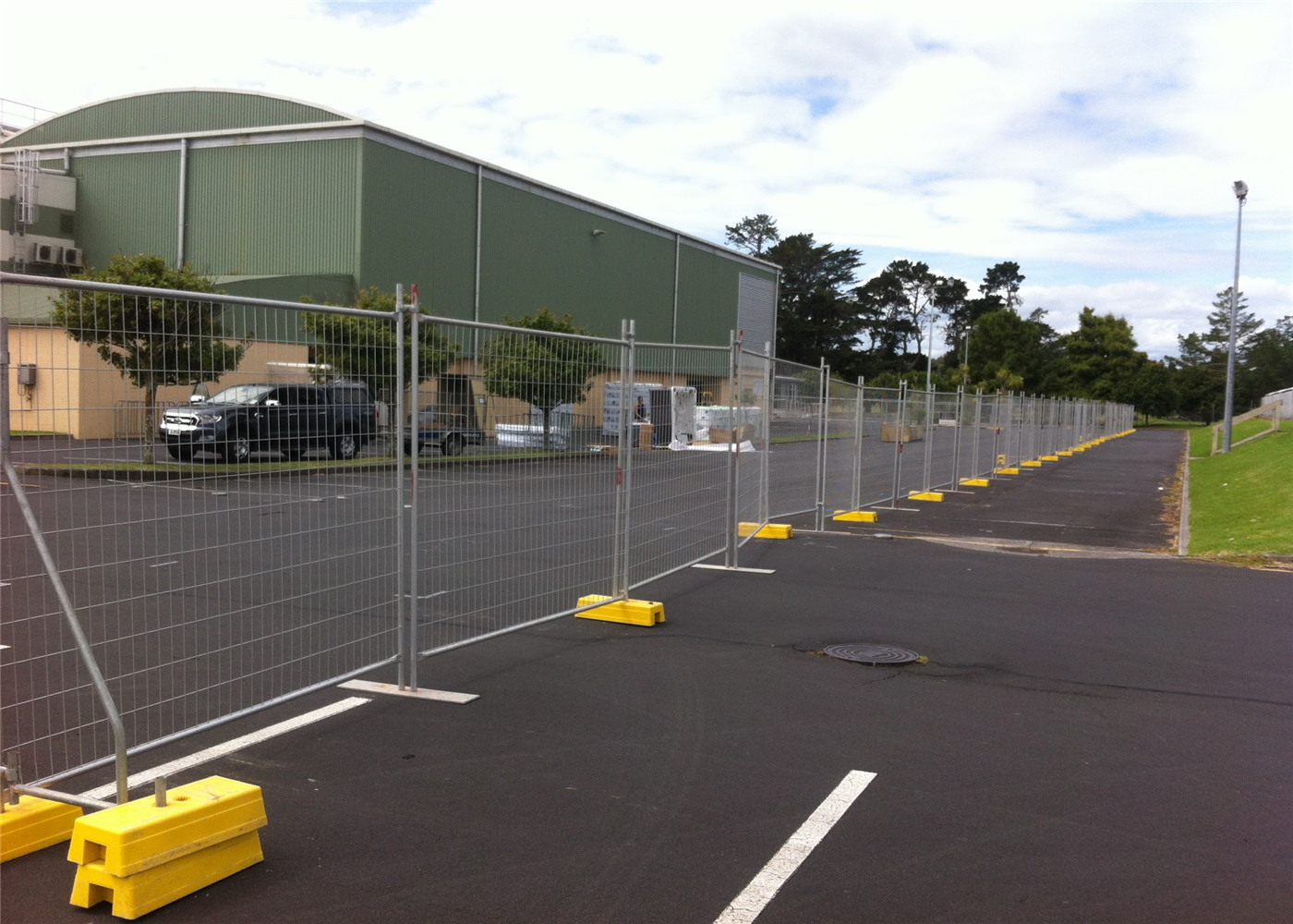 UK standard 38mm vertical tube and horizontal tube 25mm temp construction fence panels 2045mm*3450mm rental fence panels