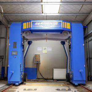 China Double Arm Full Automatic Touchless Brushless Car Washing Equipment wholesale