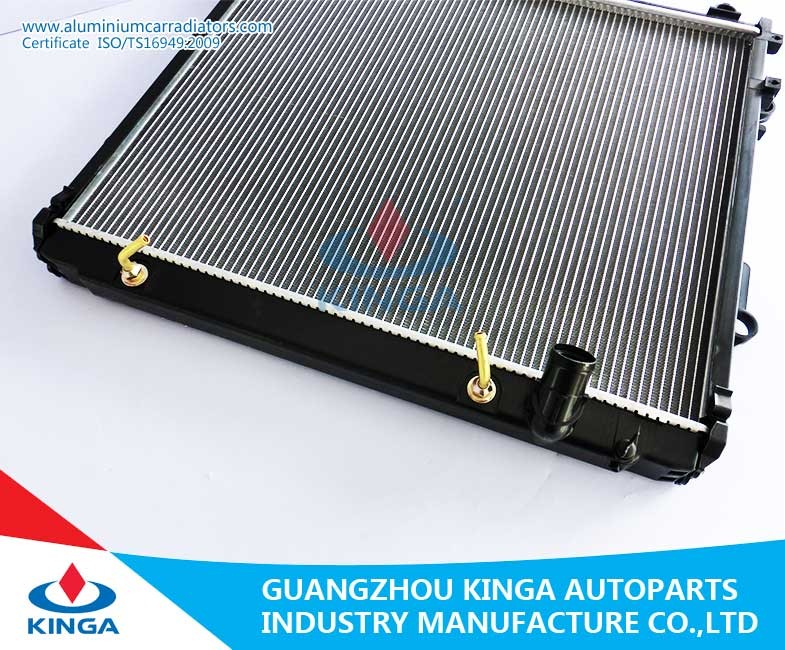 Automotive Engine Custom Aluminium Radiators Fits TOYOTA LANDCRUISER'09 UZJ200 AT