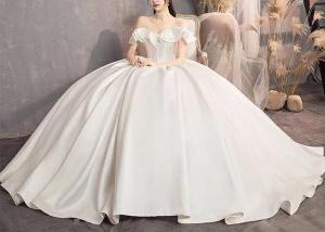 China Women Gorgeous Custom Satin Bridal Gown / Beaded Mermaid Wedding Gown wholesale