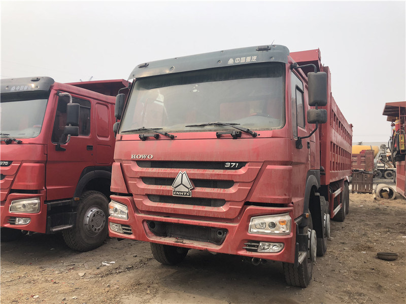 Competitive Price Used HOWO 32cbm Front Tipping Truck 12 Tyre Tipper 8X4 Mining Truck 45 Ton Heavy Dump Truck