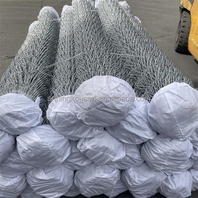 Metal Type Steel Chain Link Netting Fence for Football Court School Sports Playground