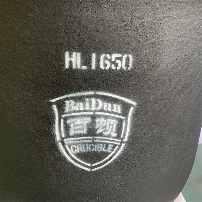 Safety Silicon Carbide Pure Graphite Crucible Oxidation Resistance With Pouring Nozzle