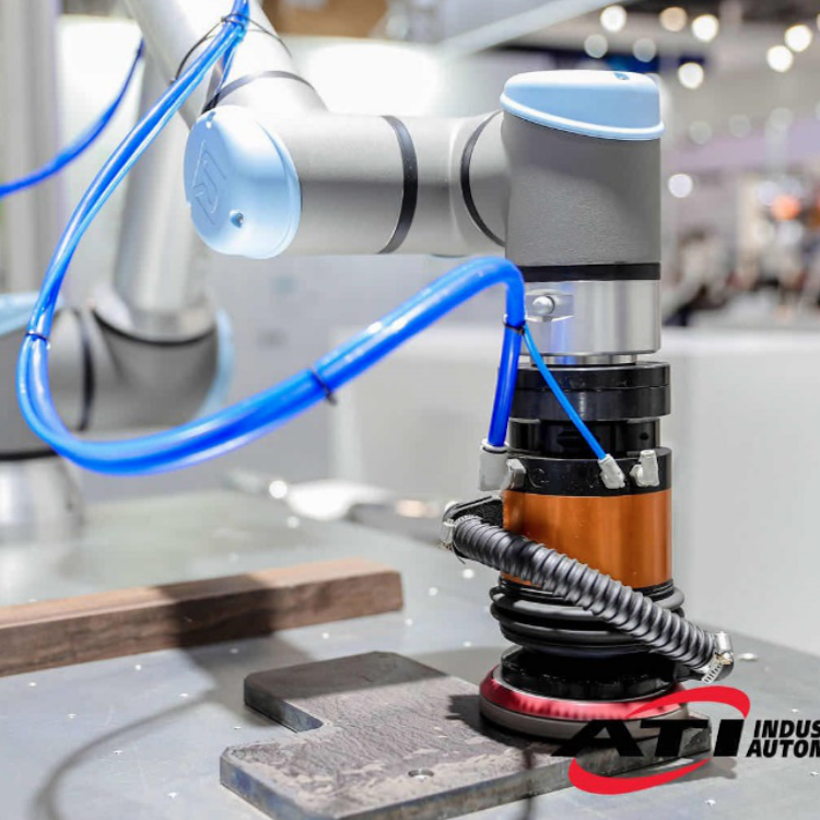 Manipulator Humanoid Robot Arm UR10 Matched with EOAT Onrobot Gripper with Plug In Compatibility Reach 1300mm Cobot
