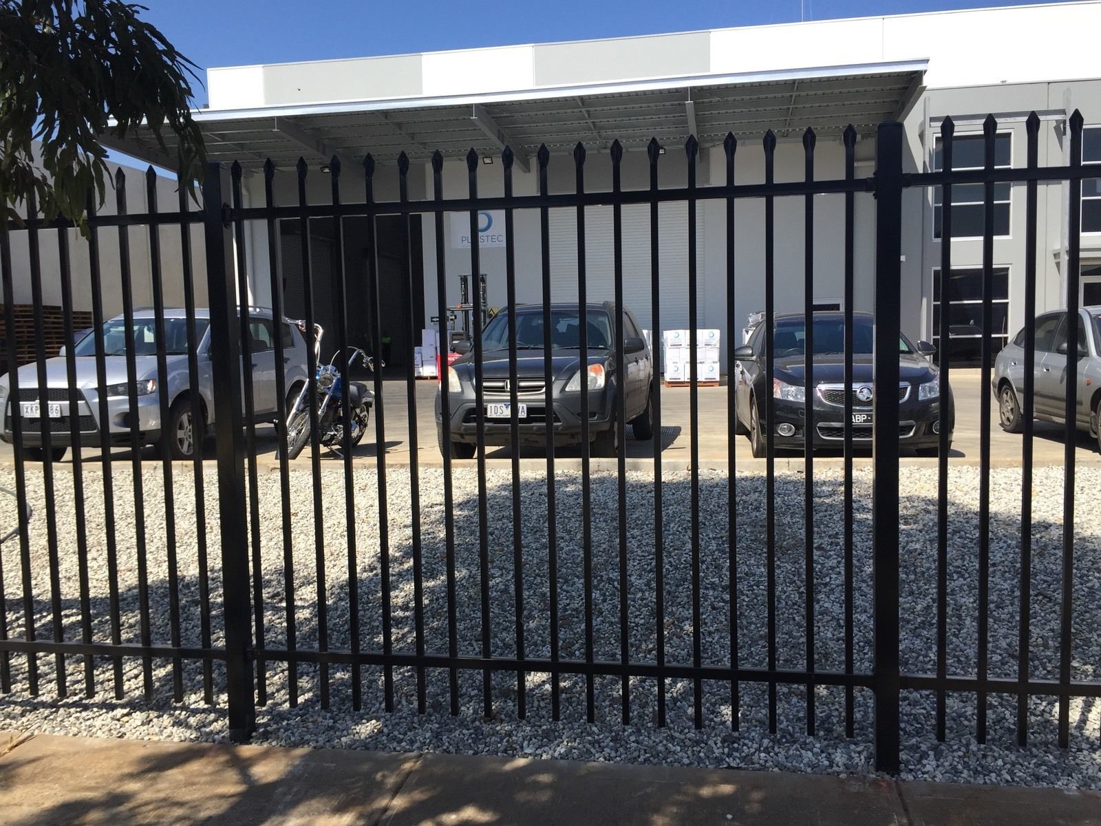 Quality Galvanized Tubular Steel Fencing stain black interpon Powder Anti UV ,Garrison Fence
