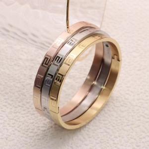 China Women'S Oval Bangle Bracelet 7.5 Inches Stainless Steel Bangle wholesale