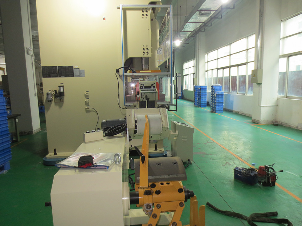 Metal Stock Gear Transmission NC Roll Feeder High Stability Stamping Lamination