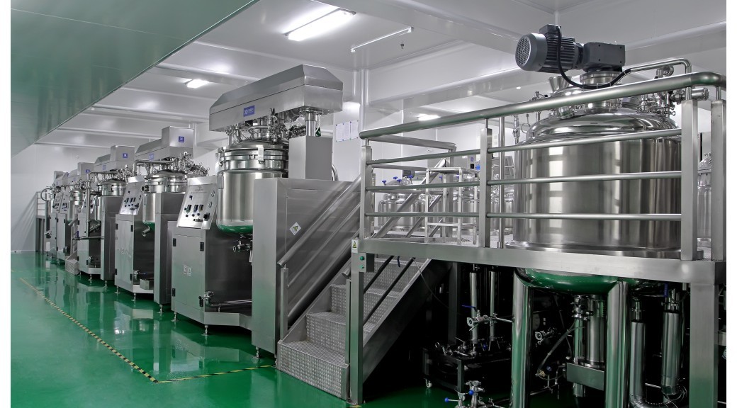 10000L Cosmetic Emulsifier Mixer With Circulation Homogenizer 3phases 200V