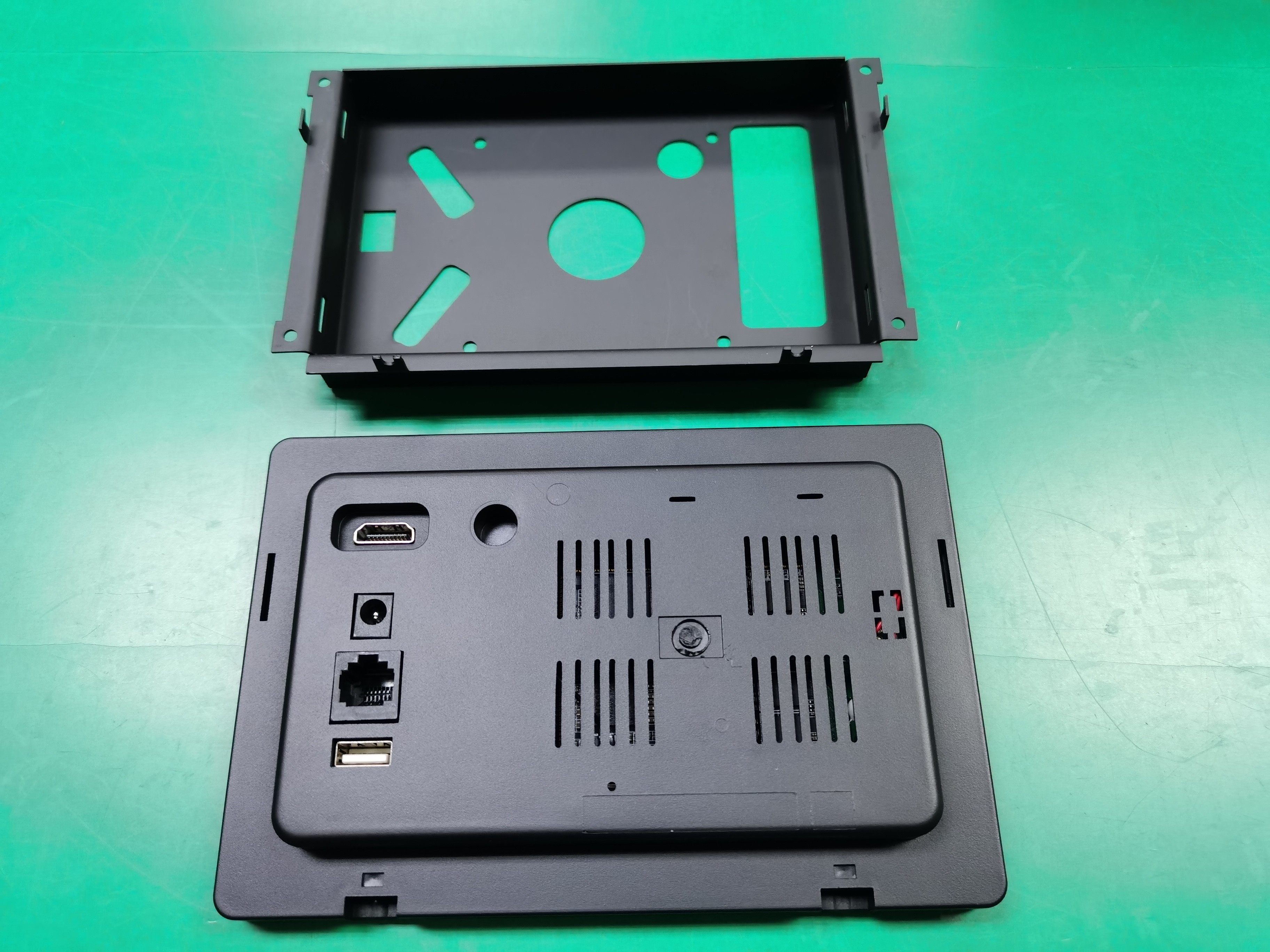 Customized GPIO 7 Inch Android Rooted Industrial Control Use POE Tablet PC Wall Mount Bracket