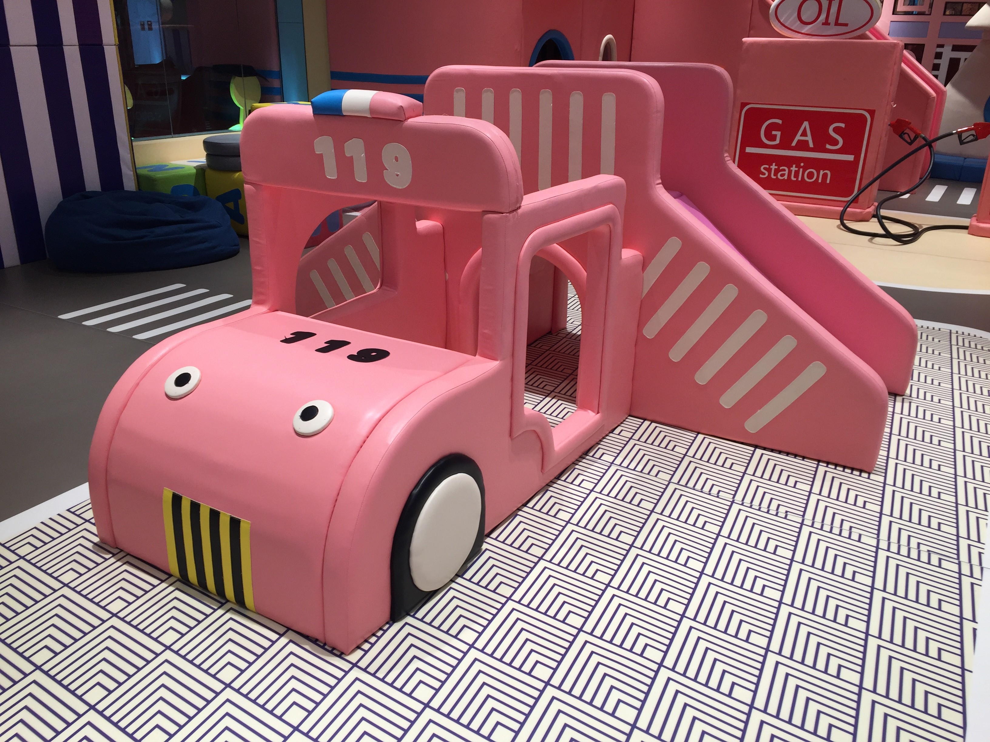 Cute Young Children Soft Foam Play Set , Bright Color Foam Soft Play Equipment Indoor