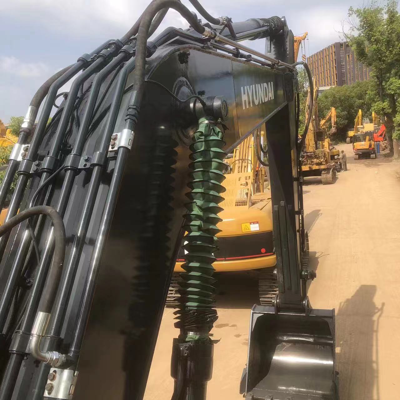 Korean Made HYUNDAI 225LC-9T 22 Ton Second Hand Excavator with 1.0 m3 Bucket Capacity