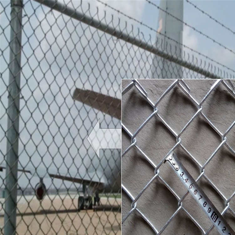 Silvery Diamond Wire Mesh Galvanized Chain Link Fence 50 Feet Length