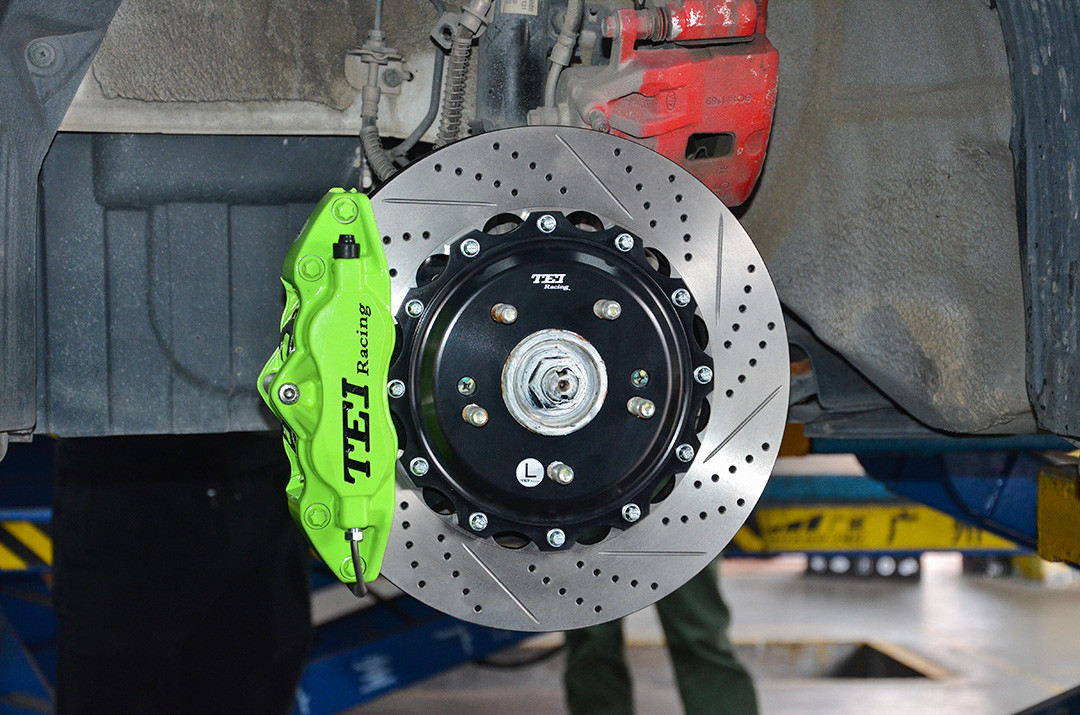 Four Piston Caliper TEI Racing Big Brake Kit Perfect Fit For Kia K3 Front Wheel