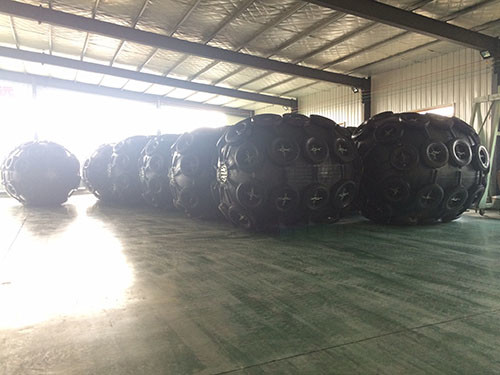 500mm*1000mm Natural Rubber Yokohama Pneumatic Fender 50KPa To 80KPa