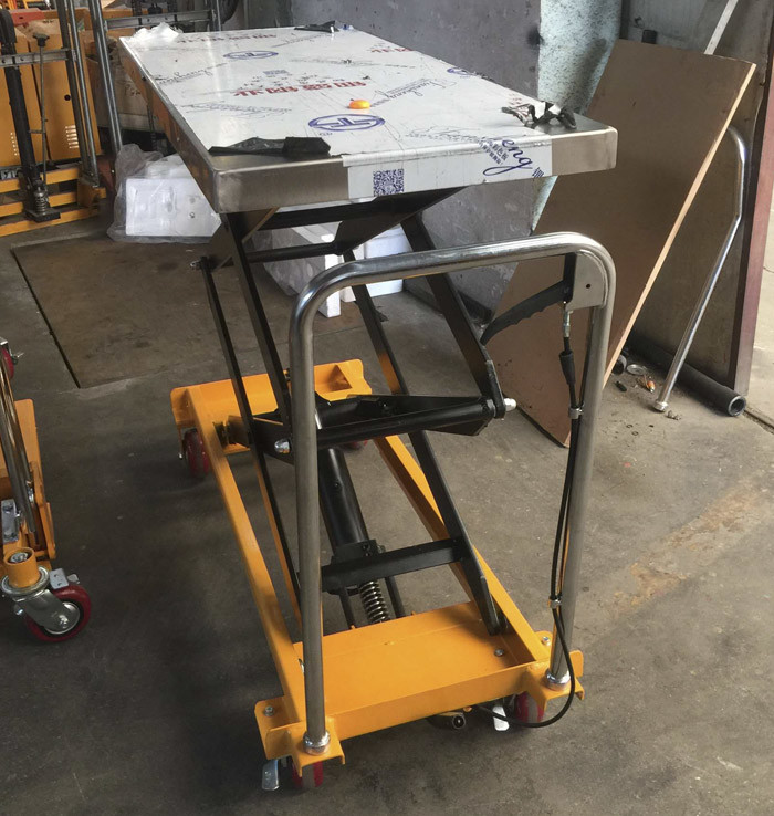 Ageing Resistance Heavy Duty Lift Table , Extra Large Plate Scissor Lift Work Table