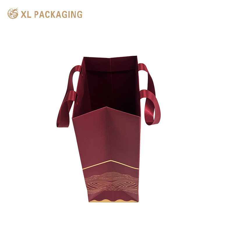 Eco friendly Red Paper Gift Bags One Wine Packaging Bags With Ribbon Handle