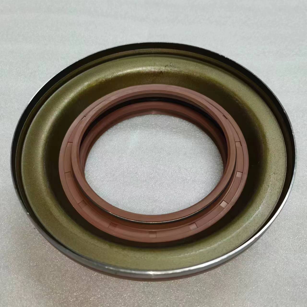 2009- Heavy Duty Truck Parts F3000 Differential Oil Seal 85*145*12/37 0219975947
