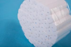 China Absorbent Medical Disposable Supplies Material Cotton Dental Cotton Roll wholesale