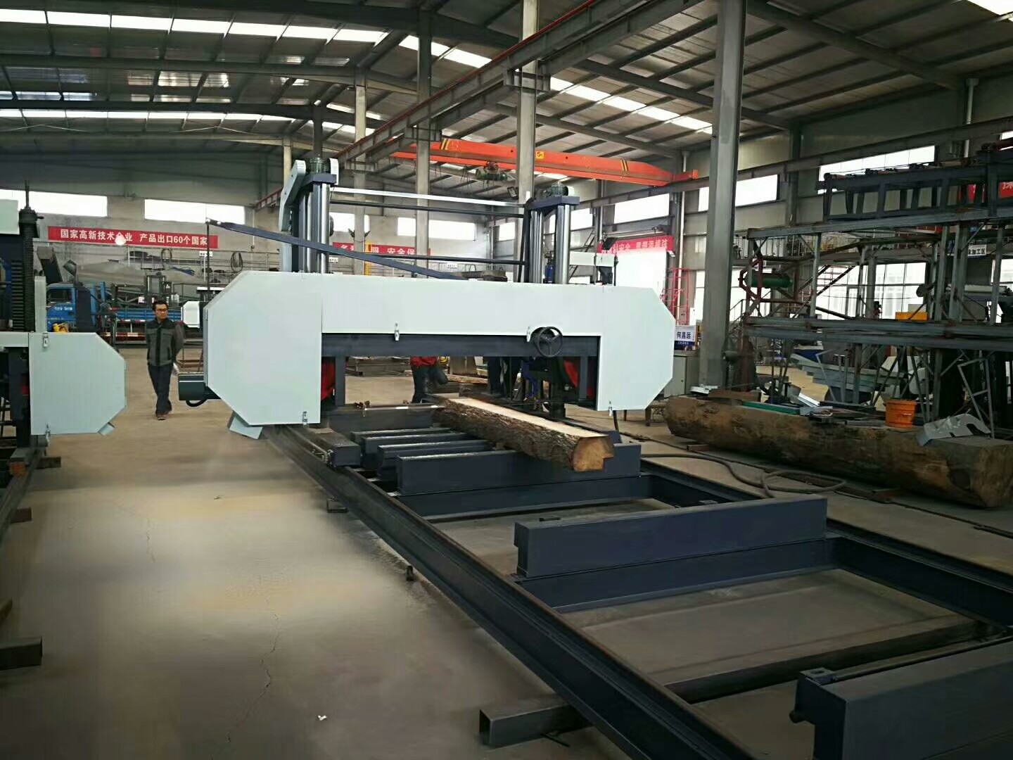 MJ2000 45KW Horizontal Bandsaw Mill Wood Cutting Band Saw Machine