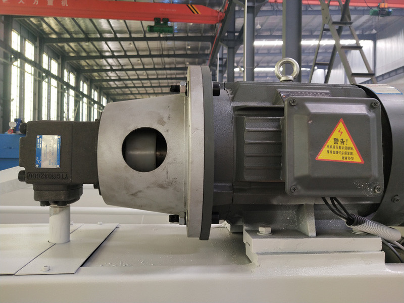 NC Small Sheet Metal Guillotine MD11 Controller Shear Metal Cutting Machine 6mm*1600mm