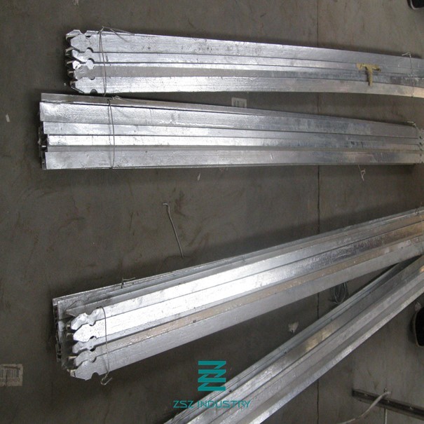 1.25m Height Galvanized Fence Fittings Farm Fence Barbed Wire 30 X 30 X 3.0mm