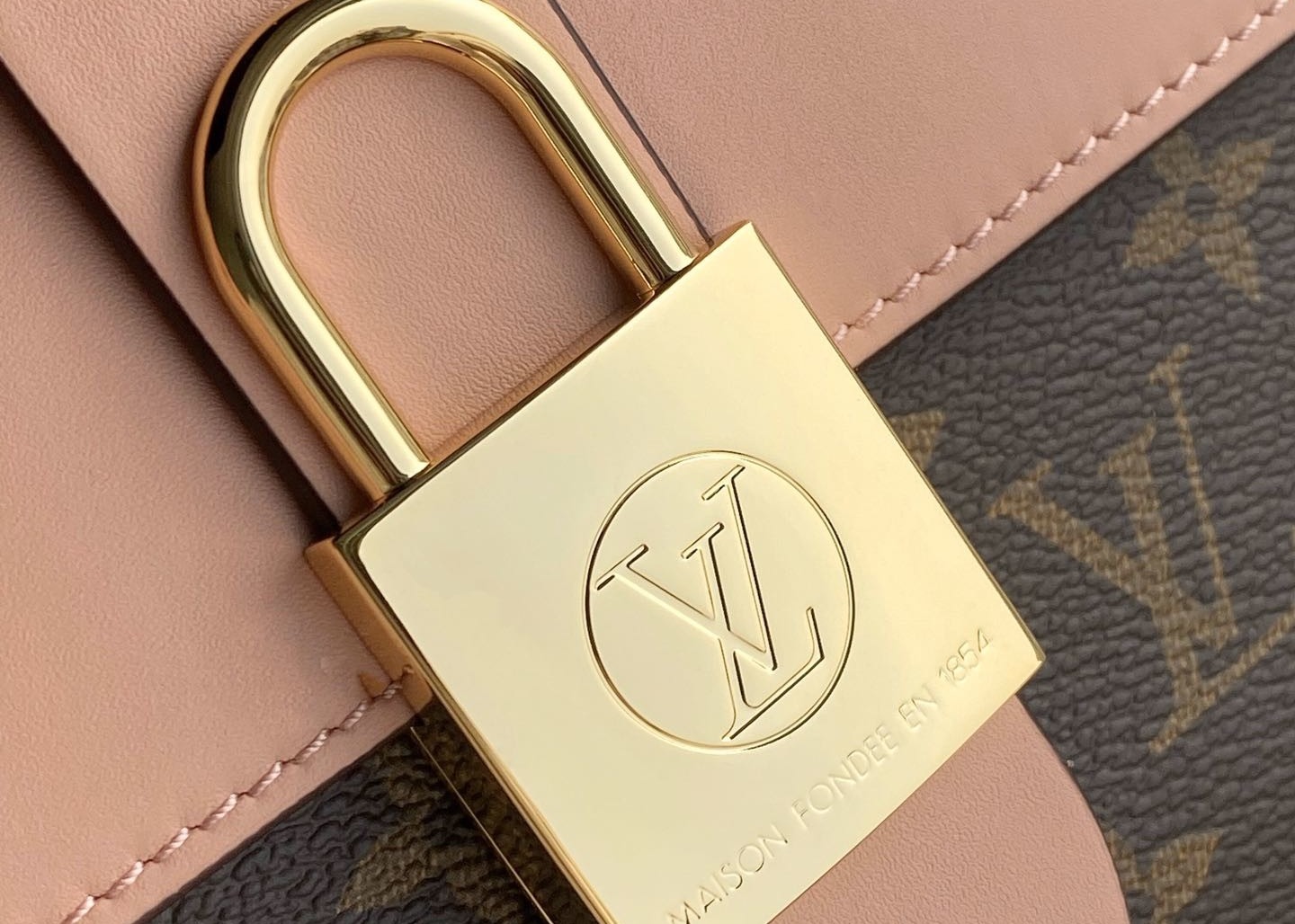 Women'S Black Handhold Luxury Bucket Bag With Lock Catch
