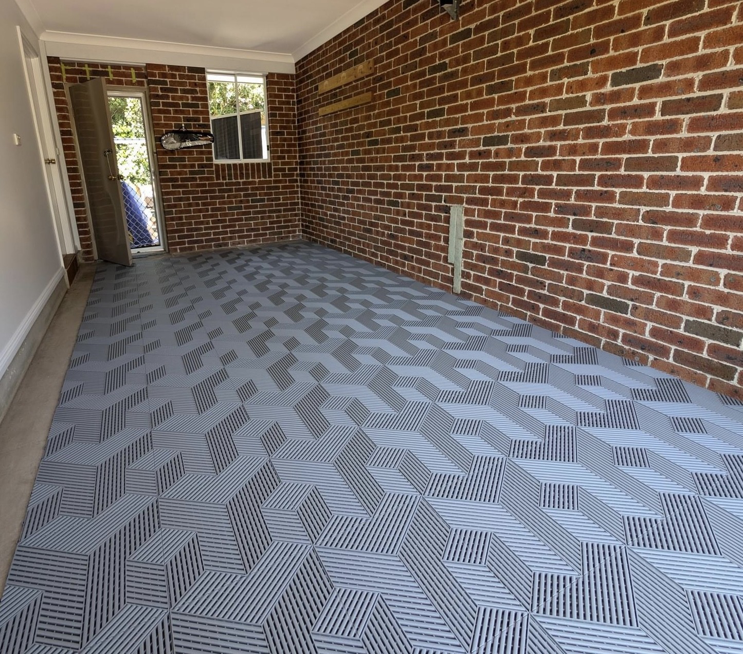 Grey Heavy Duty Garage Tiles 18mm Industrial Interlocking Floor Tiles