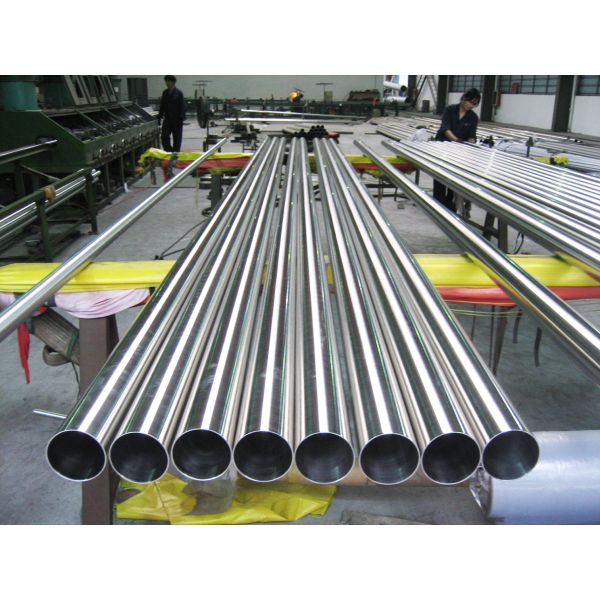 Hot Rolled DIN AISI ASTM 201 301 304 Grade Seamless Stainless Steel Pipe For Industry