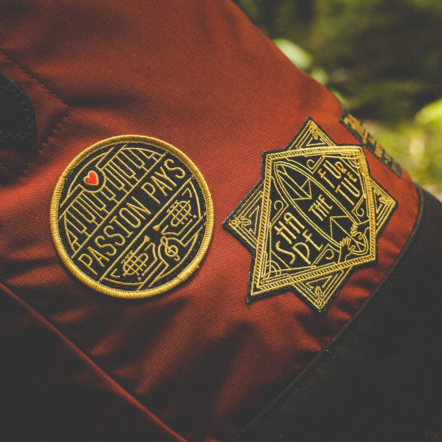 Fashion Design Custom Cloth Badges Multi Color Overlock Decorative For Clothing