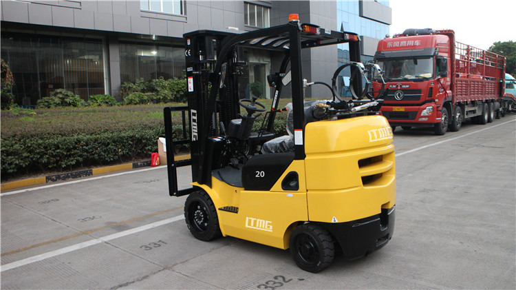 4500mm Triplex Mast Container Lifting Forklift , 2 Ton Propane Gas Forklift