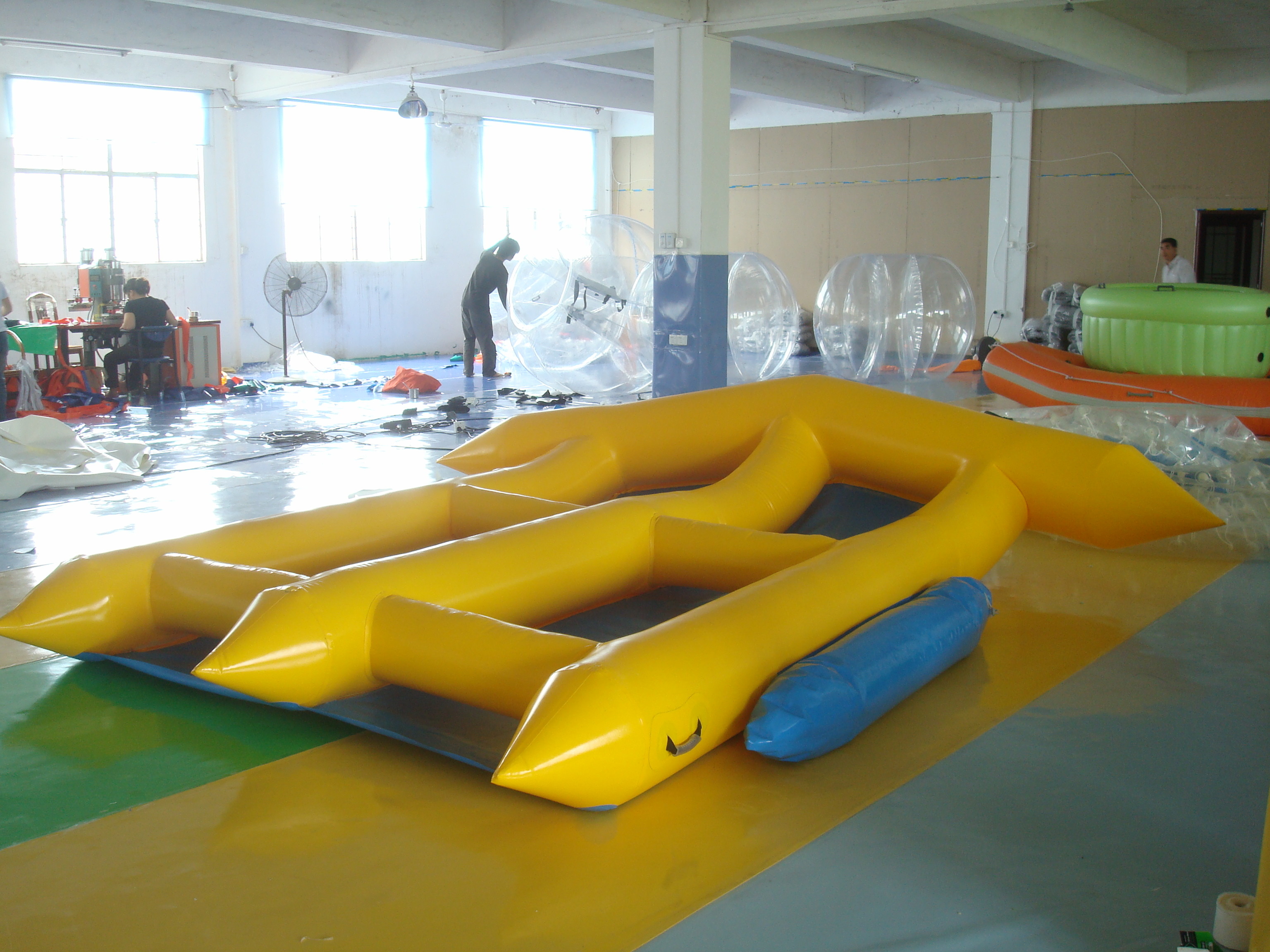 PVC Tarpaulin Inflatable Water Toys / Inflatable Fly Fish Tube For Adult