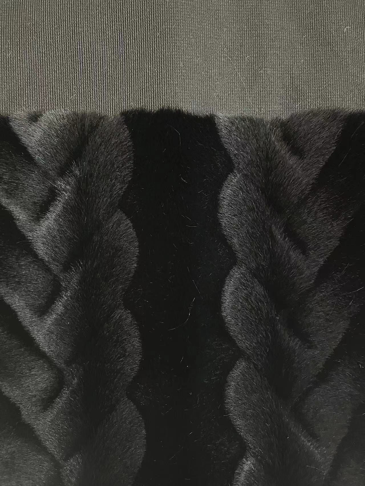 Soft Hand Feel Faux Black Coat with 1150g/m Weight and Knitted Backing Technics