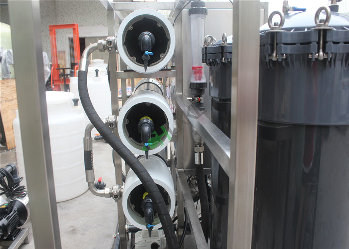 Salt / Brackish Water Treatment Plant , RO Water Purifier With 5000 Liters Water Tank