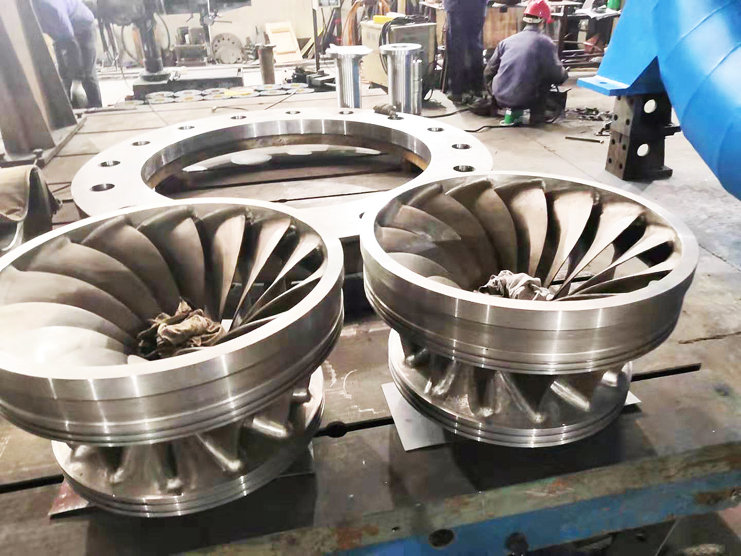 Automatic Francis Turbine Generator 450-1000RPM Speed 20-300M Water Head 400V-10kV Voltage