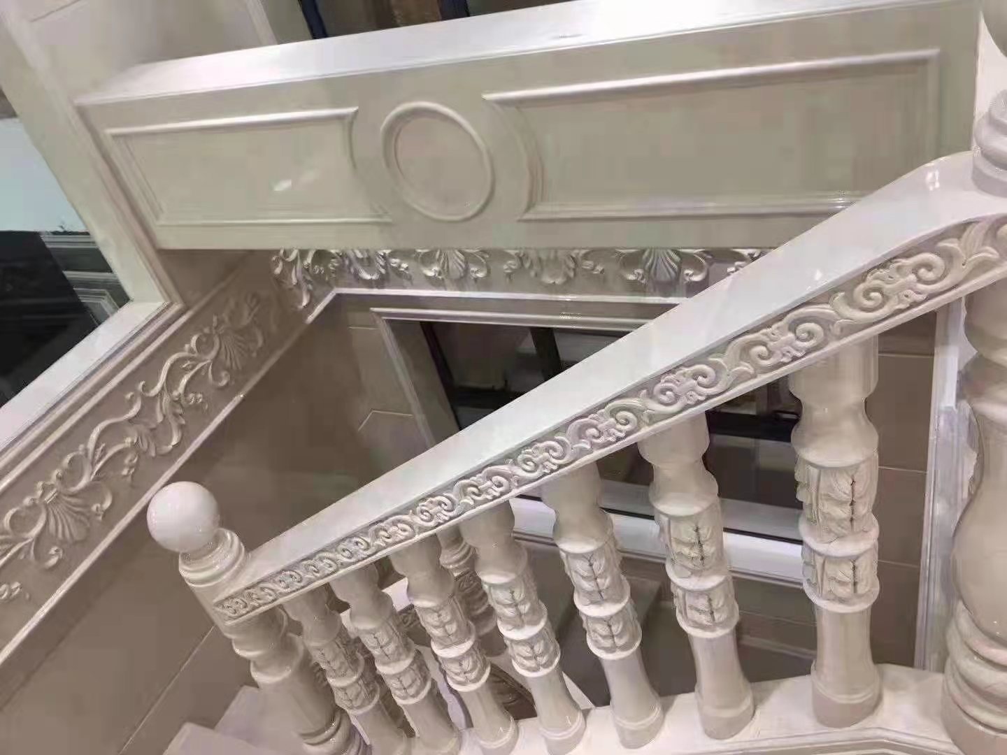 Customized Hotel or Villa White Marble Alabaster Stair Baluster Modern Design Style