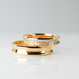 China Glossy ODM Men18 Engagement Gold Ring Designs For Couple wholesale