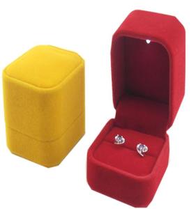 China fashion beauty luxury velvet ring box wholesale