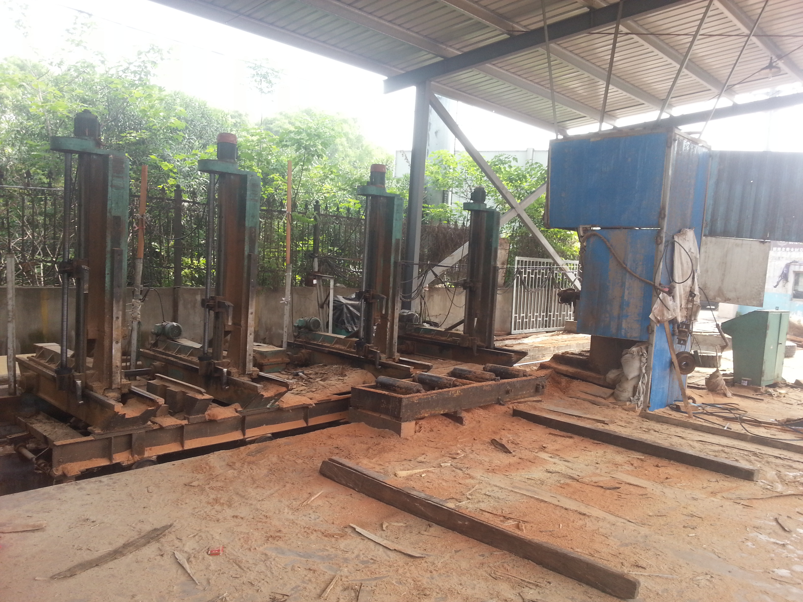 MJ3210 40'' Automatic Wood Cutting Vertical Band Saw Sawmills Machine with Log Carrier