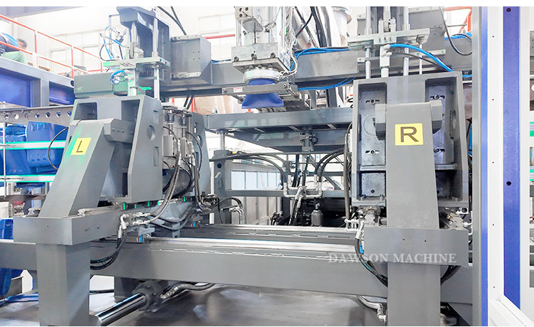 Fully Automatic 20L Jerry Can Double Station HDPE Bottle Jerry Can Blowing Making Tank Container Jar Jug Extrusion Blow Molding Machine