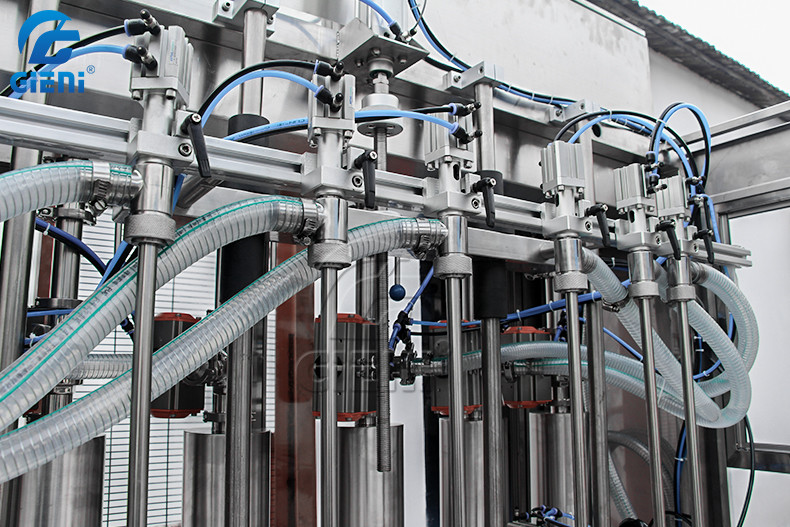 Linear Type 2.5KW Household Product Filling Machine 5L Oil Filling Machine