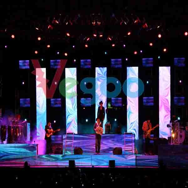 Energy Saving P3.91 Stage LED Screens Display 1R1G1B / SMD2121 Black Lamp