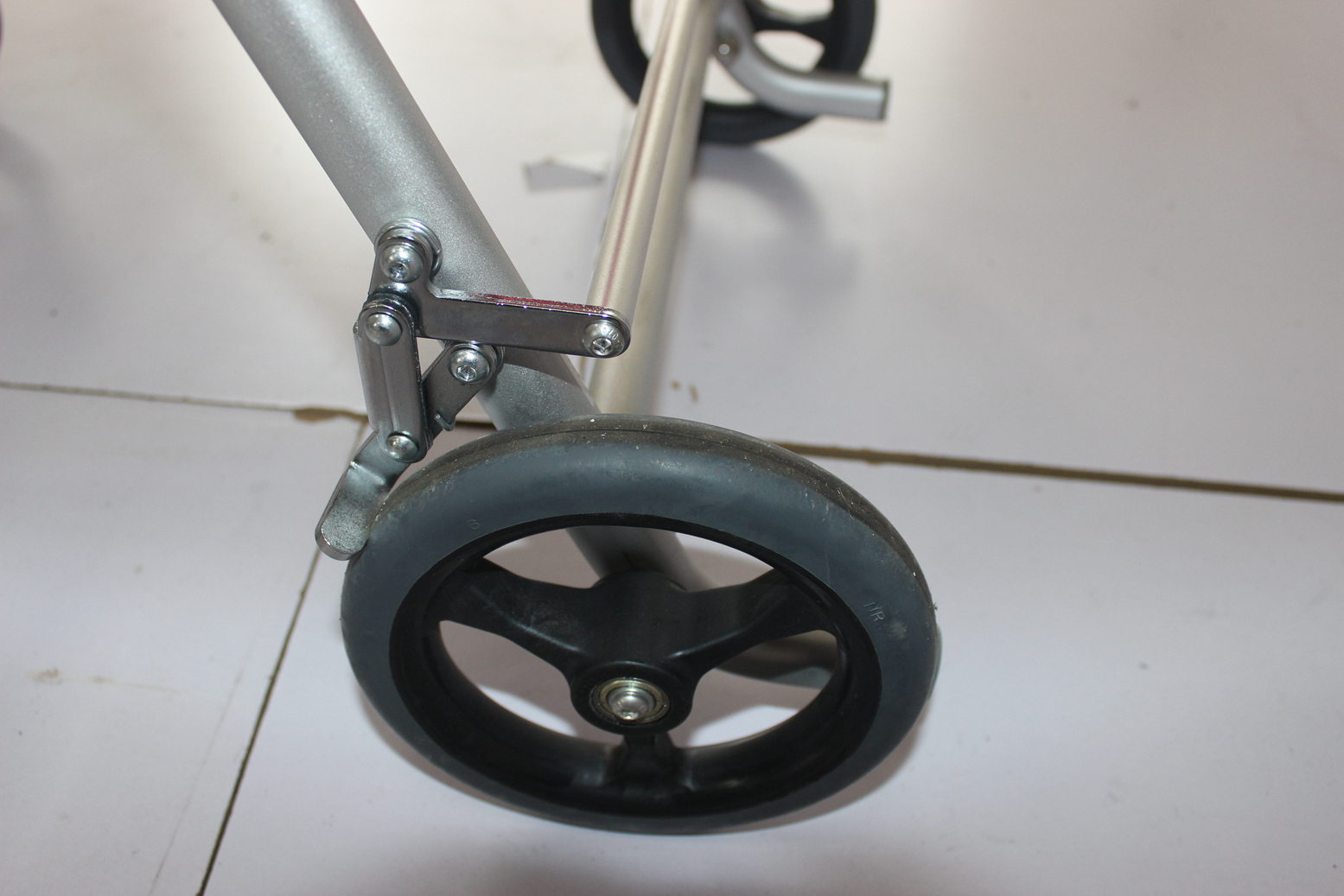 Aluminum Alloy 120kg Fold Up Motorized Electric Wheelchair Foldable Lightweight GB2626